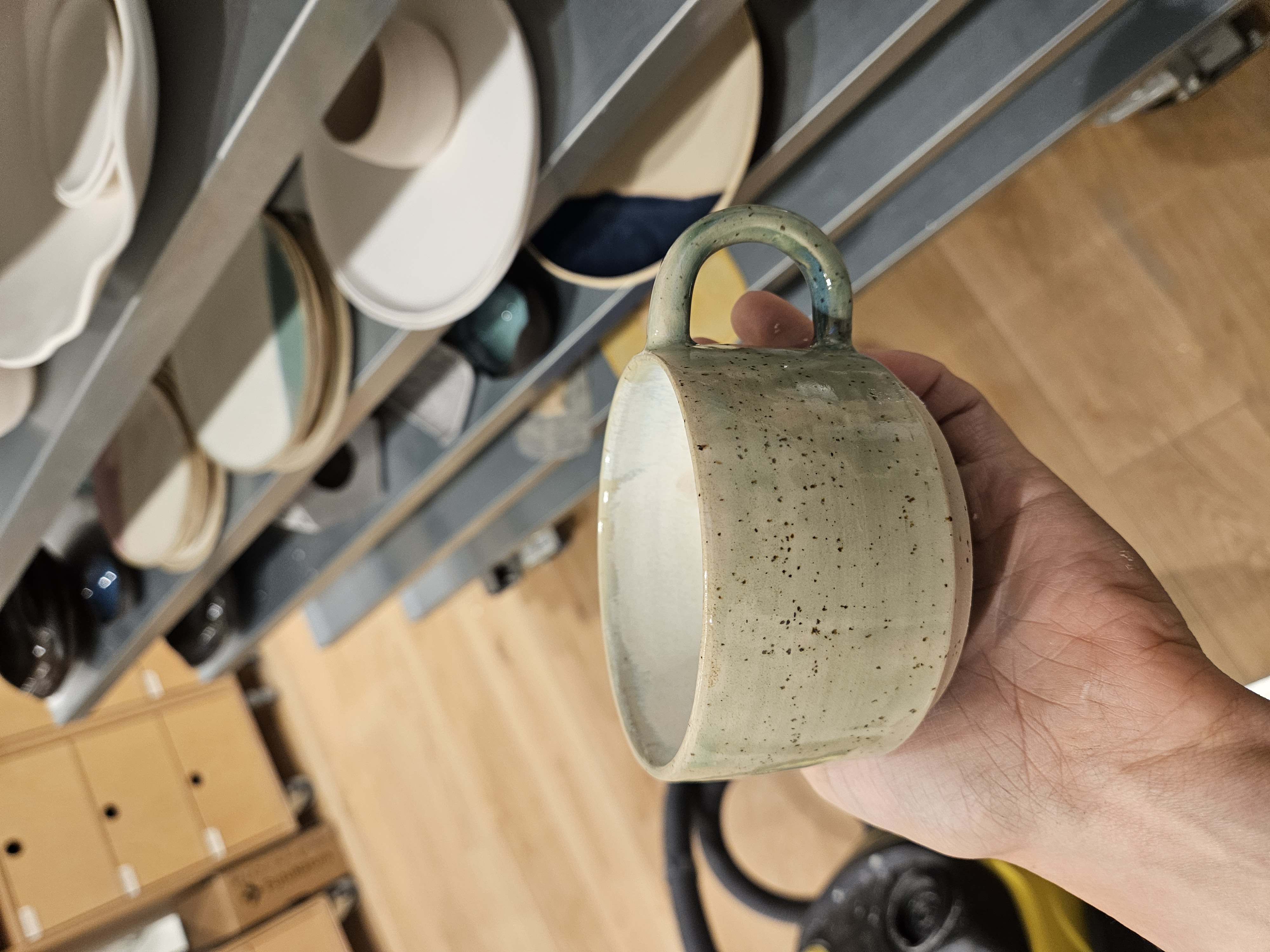 Nizka široka šalčka